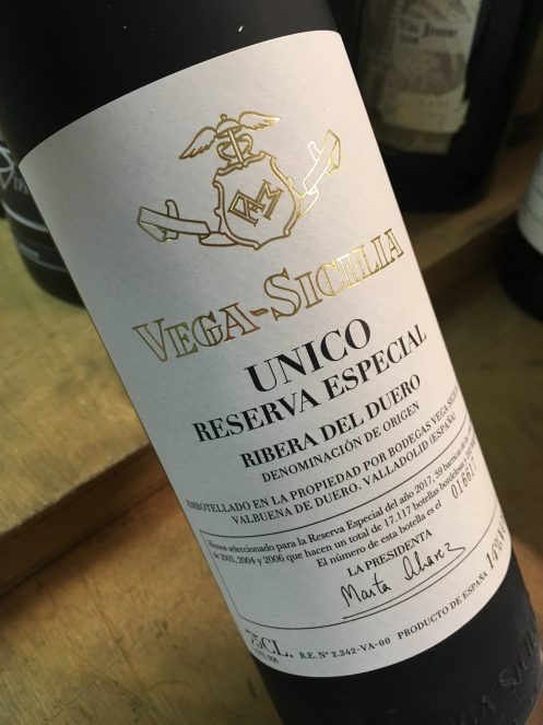 Vega Sicilia Unico 2000 ベガ シシリア ウニコ 酒 | red-village.com